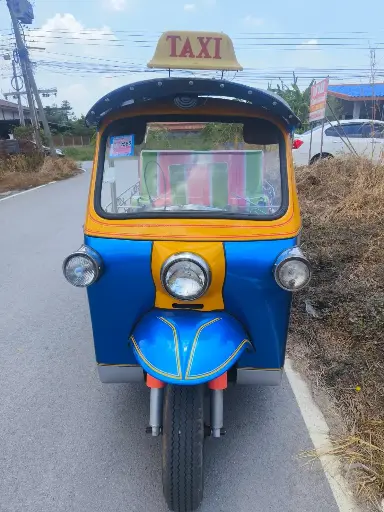 รถตุ๊กๆ เครื่องยนต์ LPG